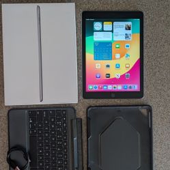 Apple IPad 6th Gen WiFi 32GB Case Keyboard Folio