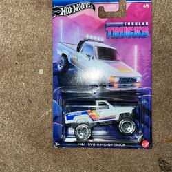 HOT WHEELS TUBULAR TRUCKS 1987 TOYOTA PICKUP