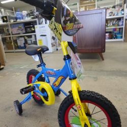 Hot Wheels 12″ BMX Bike Ages 3-5
