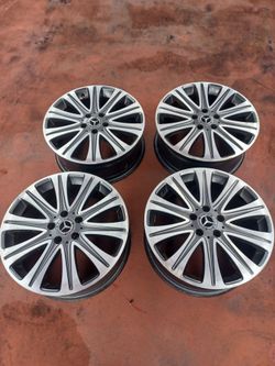 Mercedes Benz rims 18'