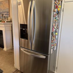 Refrigerator 