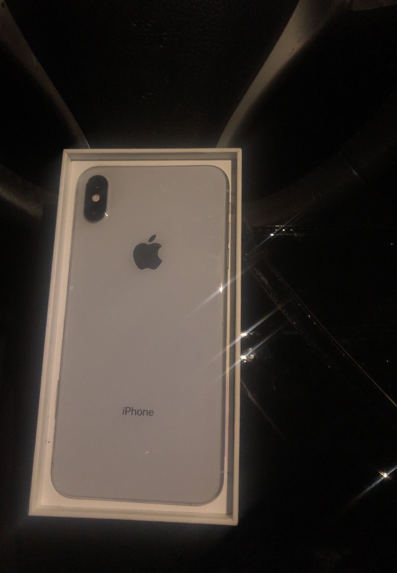 Brand new silver iPhone XsMax 64gb for Sale in Albany, CA - OfferUp