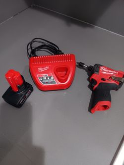 Milwaukee 1/4 Impact drill fuel Brushless  with charger