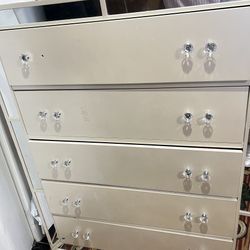 Bedroom Set Large Alot Of Space In Drawers 600 5 Pieces