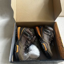 New 511 hiking boots men’s size 5 