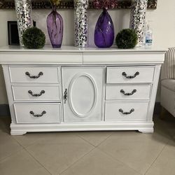White Cabinet
