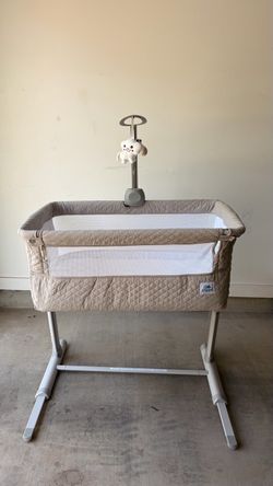 Cloud Baby Bedside Bassinet with Music