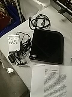EXTERNAL CD DRIVE
