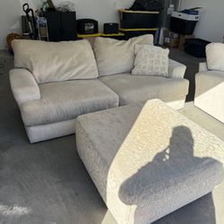 American Furniture Warehouse 3 S eat Sofa With Ottoman 250obo