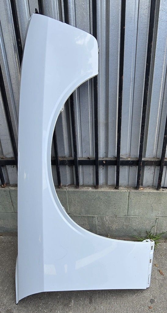 2015 TO 2023 DODGE CHALLENGER RIGHT PASSENGER FENDER 