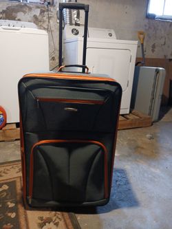 Brand new 27 inches rolling suitcase
