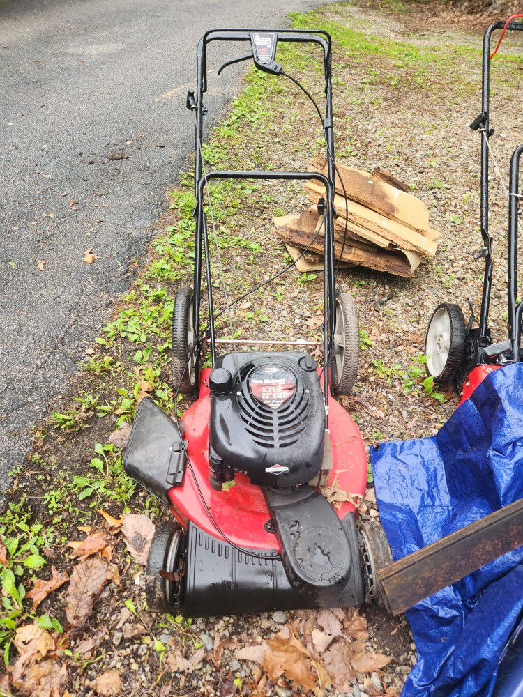 Yard Machines Self Propelled Lawn Mower 