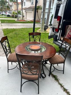 QRound Wood and Metal Dining Set with 4 Chairs