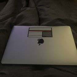 MACBOOK PRO