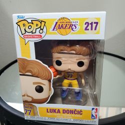 BRAND NEW LUKA DONCIC LAKERS FUNKO