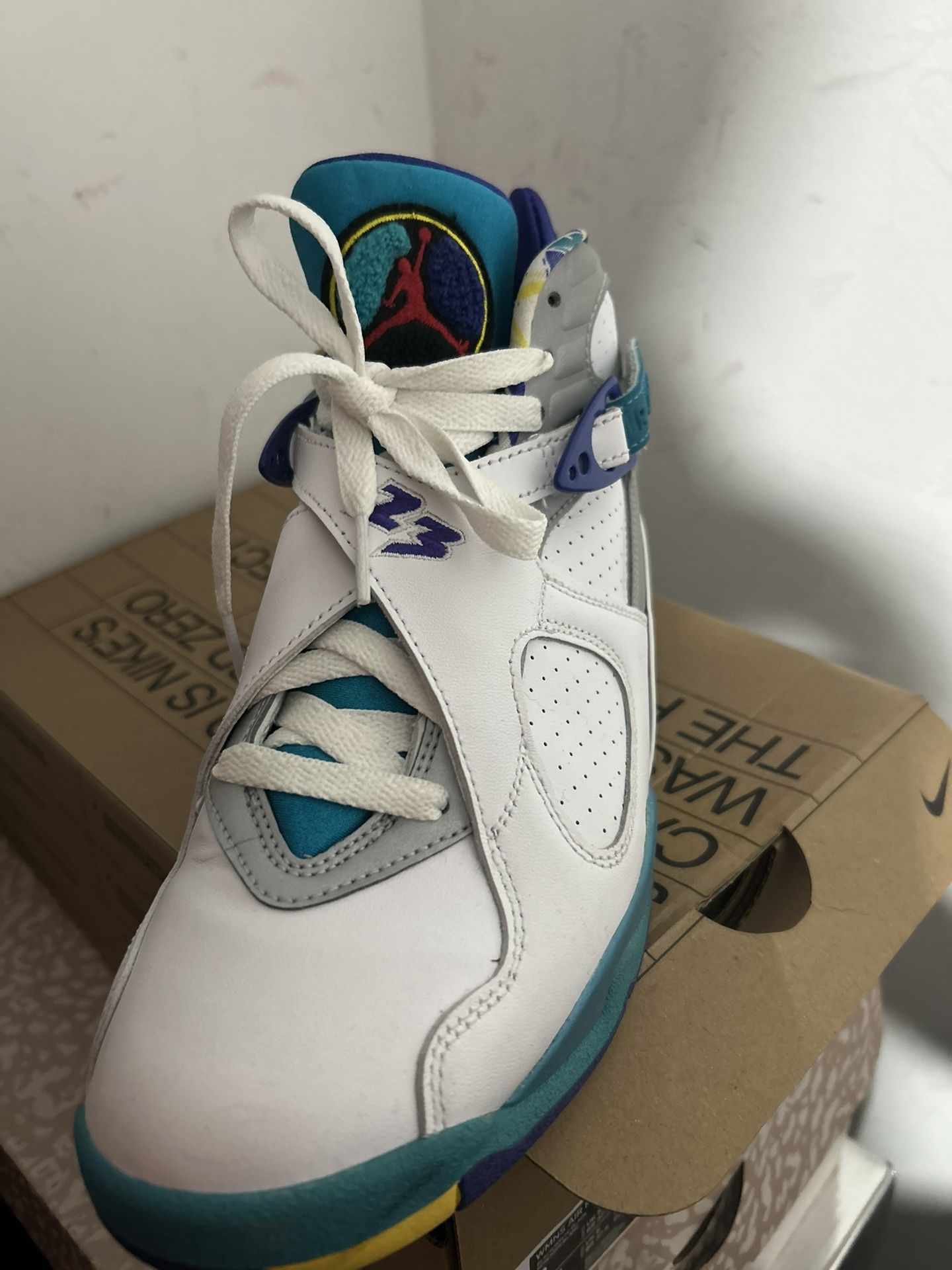 Jordan 8 Retro 