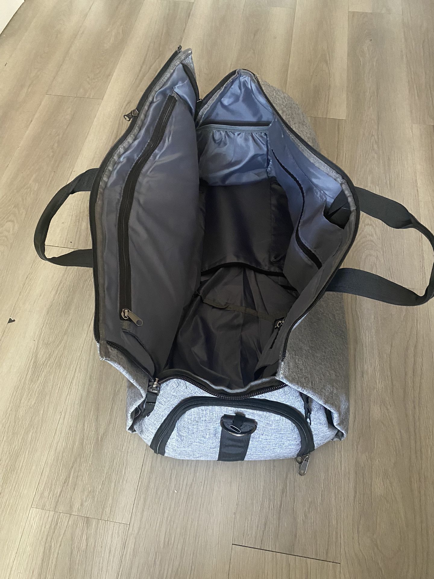 Executive Foldable Zipper Traveling Duffle Bag