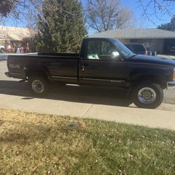 1993 chevy silverado 2500.  454 4 speed auto.  