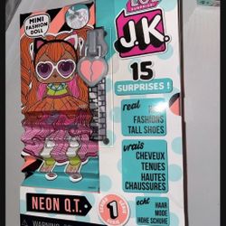 LOL Surprise Neon QT OMG Doll Mini Fashion Set  (other Toys and Dolls available ) Hablo Español