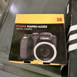 Kodak PixPro AZ252 camera