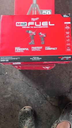 Milwaukee fuel M12 drill set