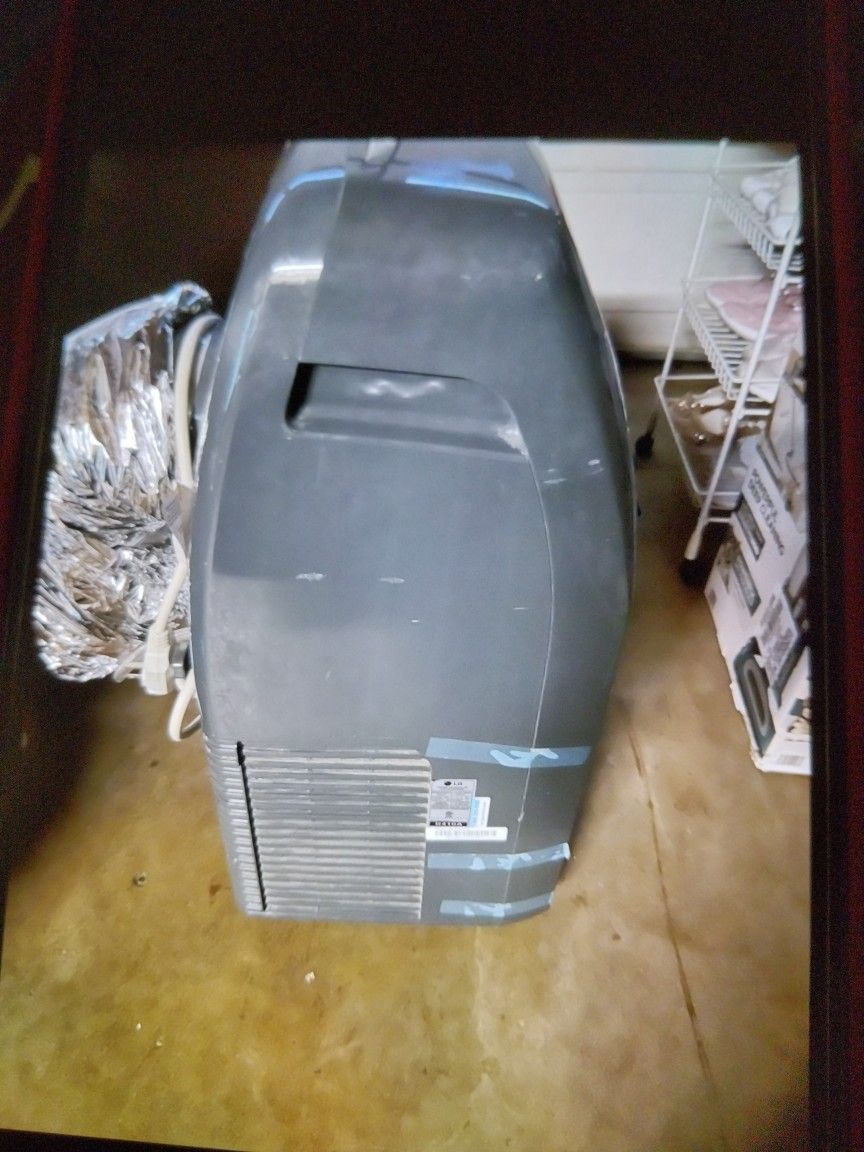 LG AIR CONDITIONER(Portable ) With Remote