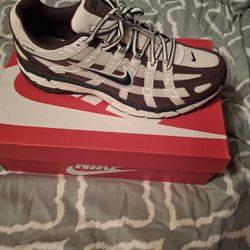 Brand New Unisex Women's Size 12 Mens Size 10.5