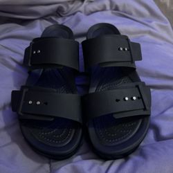 Crocs Brooklyn Buckle Size 9W 