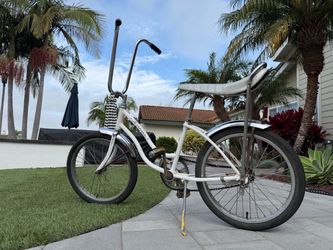 Vintage Schwinn  girls bike.