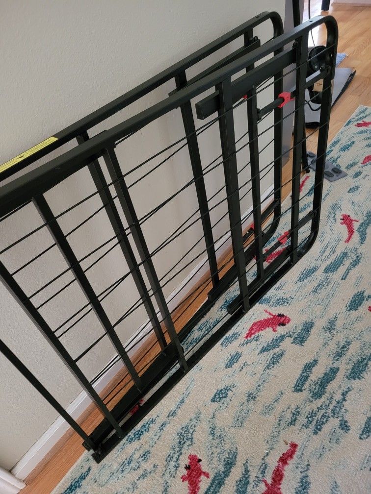 QUEEN FOLDING BED FRAME