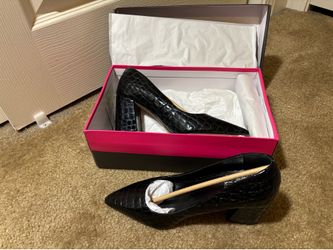 Gorgeous woman’s shoes. Lindos zapatos de mujer.