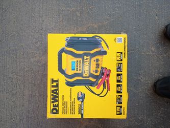 DeWalt Jumper Plus USB Portable Power Source