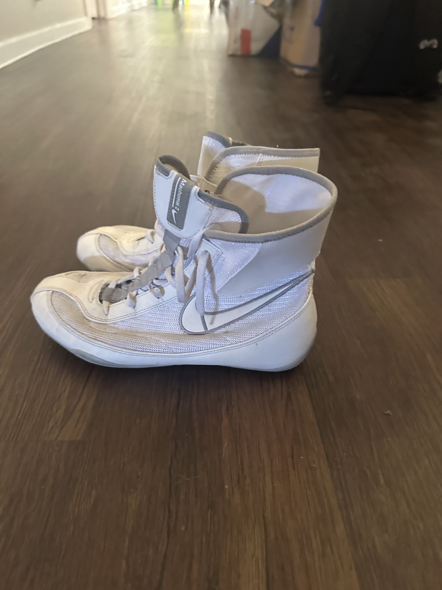 nike machomai size 8.5
