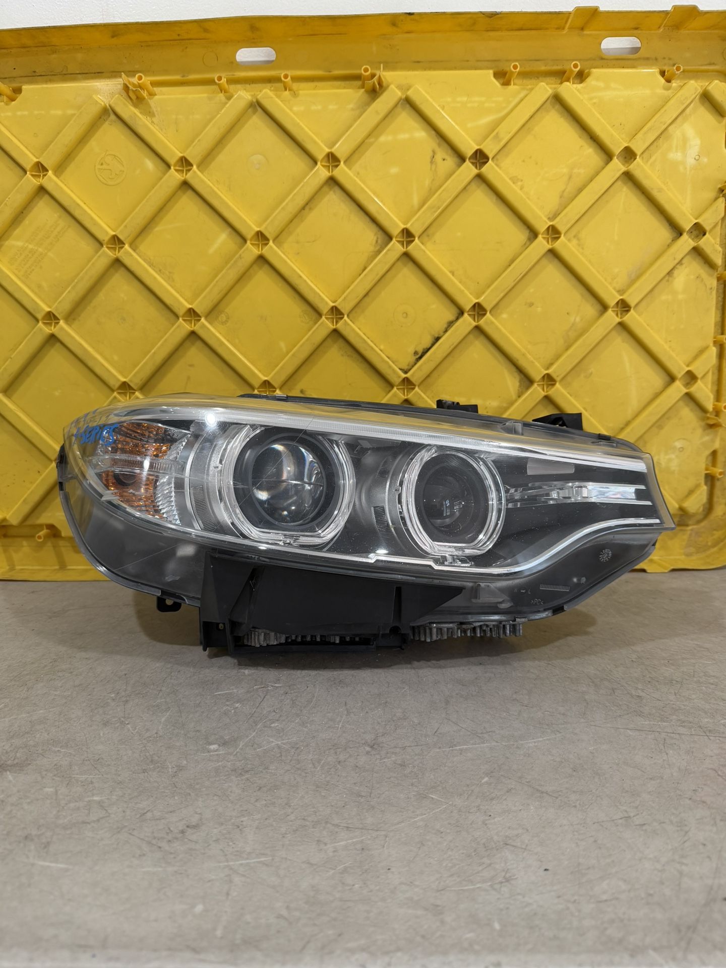 BMW 4-series Right Passenger Headlight 2014 2015 2016 2017