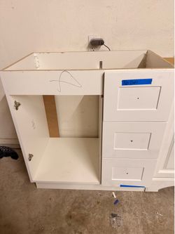 Vanity, missing door