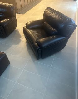 5 seat Brown leather couch with ottoman