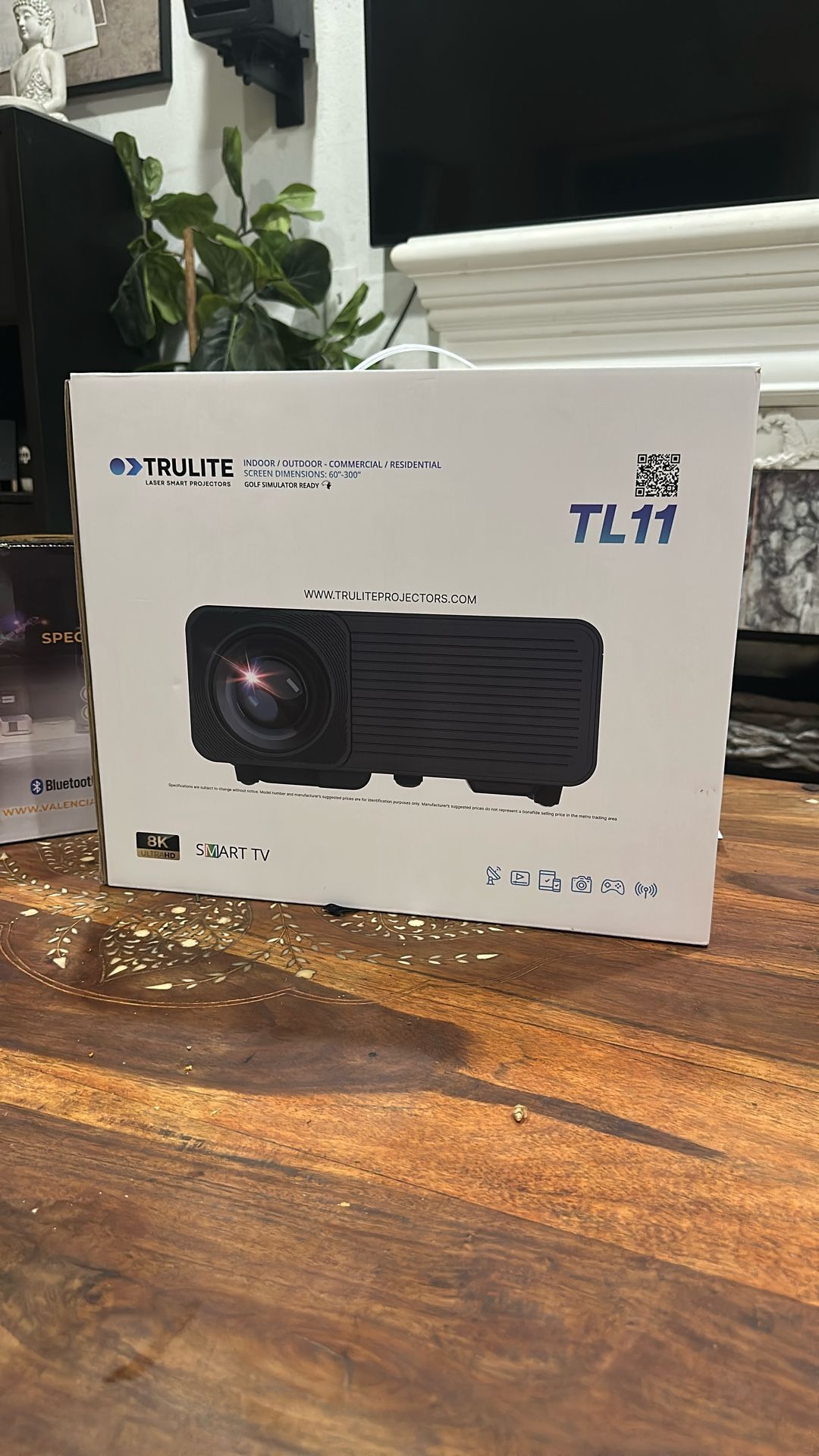 UHD Projector + Bluetooth Sound Bar