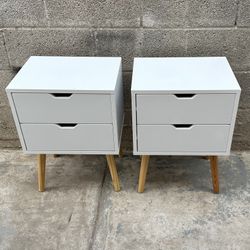 Set Of 2 White Nightstands/ End Tables 