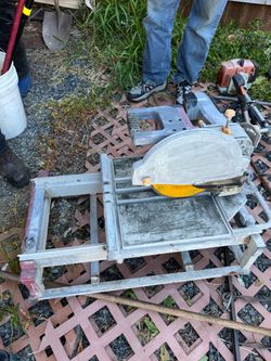 Tile cutter