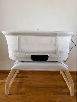 bassinet/ baby swing bundle