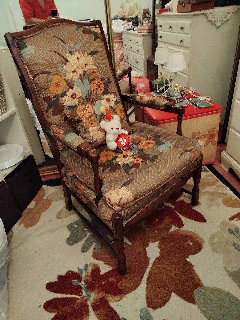 Antique French Louis XVI Style Lounge Chair $300