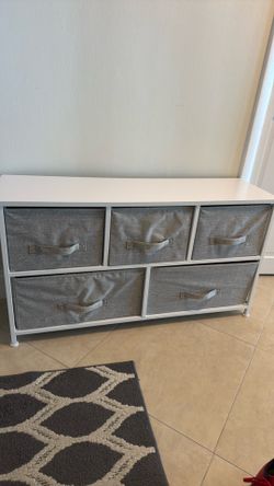 Storage bench with drawers