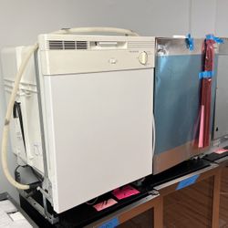 Frigidaire Dishwasher 