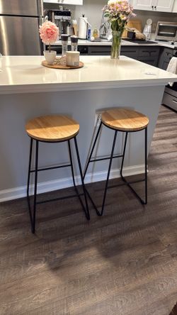 2x Wood Top Bar Stools / Counter Stools 28” Tall