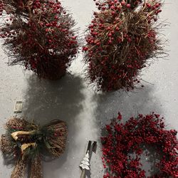5 Set Bundle Deal Decor For Christmas Or Winter Great Condition 
