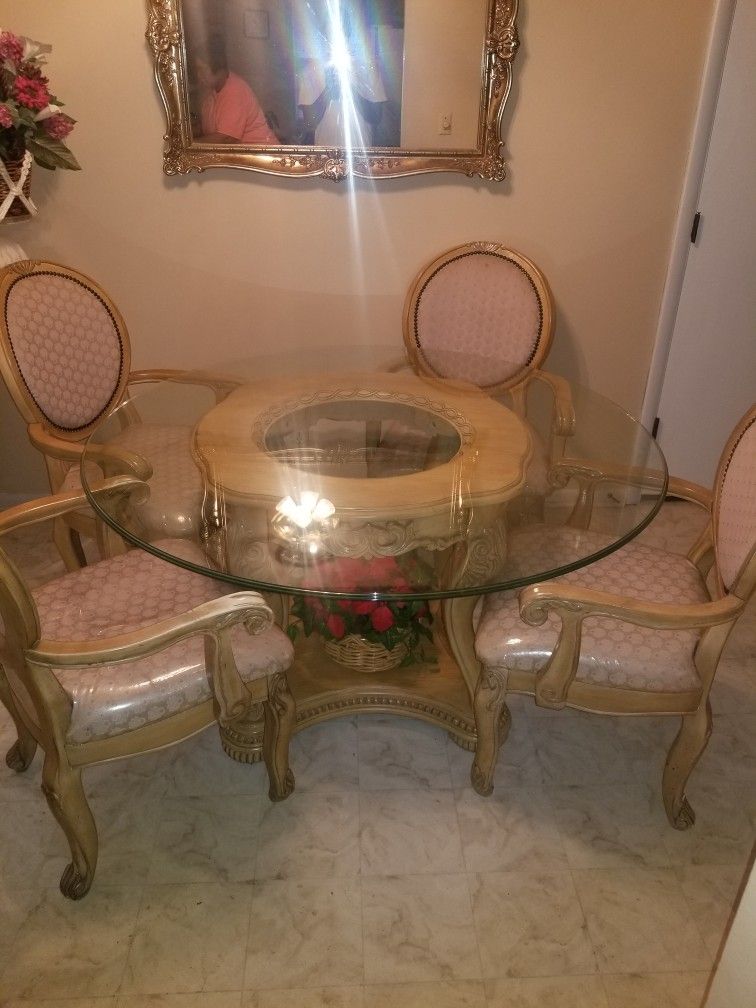 Dining room Table and Mirror
