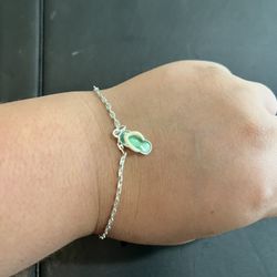 Flip flop bracelet sliver tone