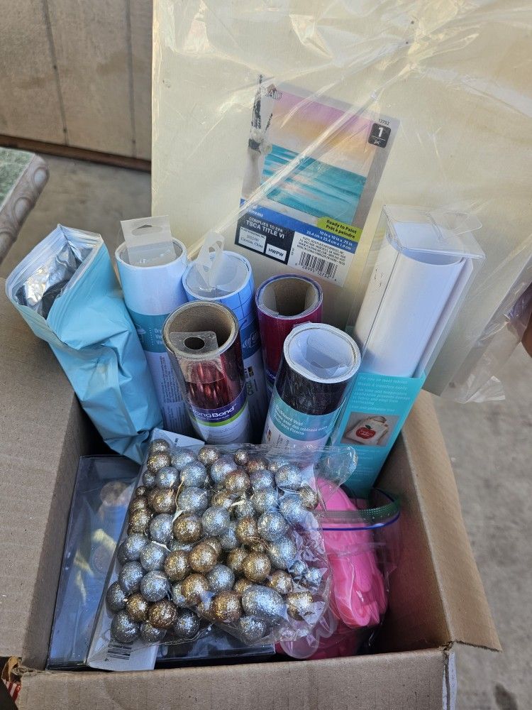 BOX OF CRAFT SUPPLIES 
