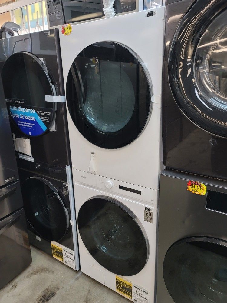 New Samsung AI Laundry Hub Single Unit Electric 220volt