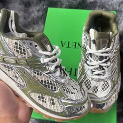 Bottega Veneta Orbit Green Size 9